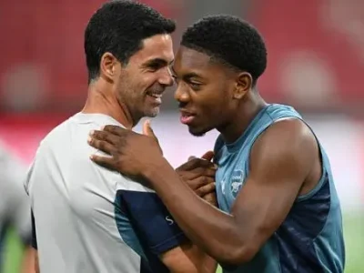 Sốc: Huyền thoại Arsenal thẳng thừng khuyên Arteta ‘thanh lý’ tài năng trẻ Myles Lewis-Skelly