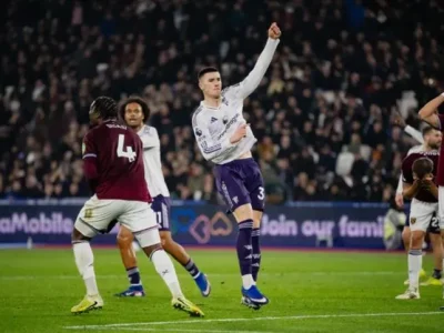 Phút 90+6 định mệnh! Benjamin Sesko cứu rỗi MU trước West Ham bằng siêu phẩm