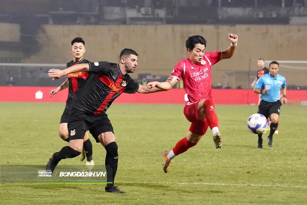 Nguyễn Đình Bắc CAHN vs Ninh Bình 1/2 Nguyen dinh Bac CAHN vs Ninh Binh 1/2
