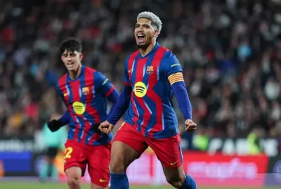 Hansi Flick tuyên bố chắc nịch: 'Araujo là một phần của Barca, chúng tôi sẽ không bỏ rơi cậu ấy' 1