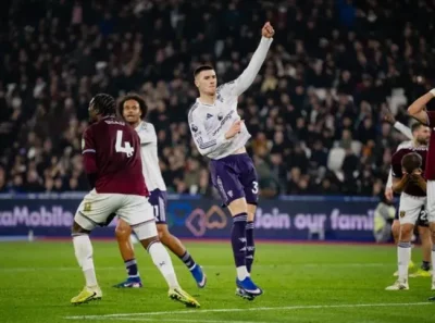 Phút 90+6 định mệnh! Benjamin Sesko cứu rỗi MU trước West Ham bằng siêu phẩm 1