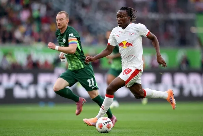 Diomande được MU theo sát