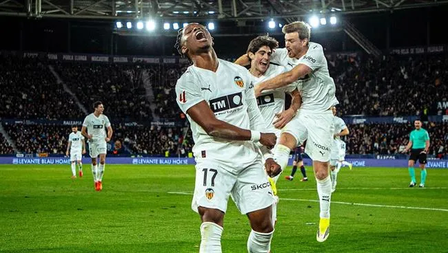 Valencia đang vật lộn ở nửa dưới BXH Valencia đang vật lộn ở nửa dưới BXH